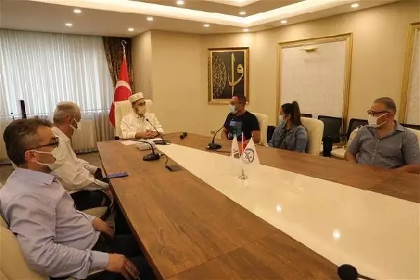 ALMAN DENNİS MÜSLÜMAN OLDU, 'DENİZ' ADINI ALDI