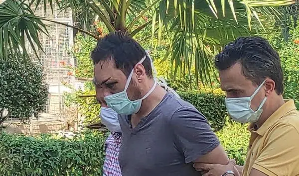 ANNESİNİ DARBEDEREK ÖLDÜRDÜĞÜ İLERİ SÜRÜLEN ŞÜPHELİ ADLİYEDE
