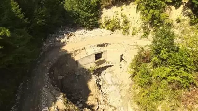 Ayancık'ta sel sularının altyapı ve doğaya tahribatı havadan görüntülendi