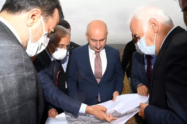 Karaismailoğlu: Türkiye yerinde saysın diye uğraşanların umutlarını boşa çıkarmaya devam edeceğiz