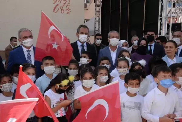 Bakan Özer: Diyarbakır'da 21 sınıfta vaka veya temaslı nedeniyle eğitime ara verildi (3)