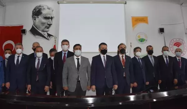 Pakdemirli: Tüm üreticileri Tarsim'e kayıt yaptırmaya davet ediyorum