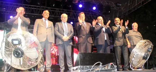Balıkesir İrem Derici ile coştu