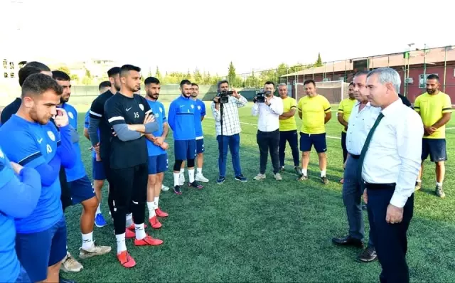 Başkan Çınar'dan Yeşilyurt Belediyespor futbol takımına ziyaret
