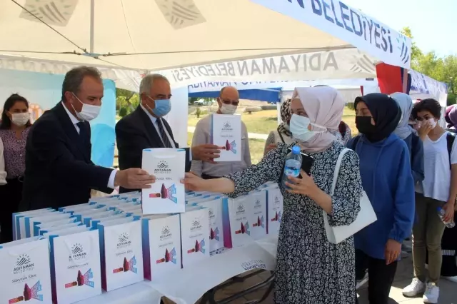 Başkan Kılınç'tan üniversite öğrencilerine hediye