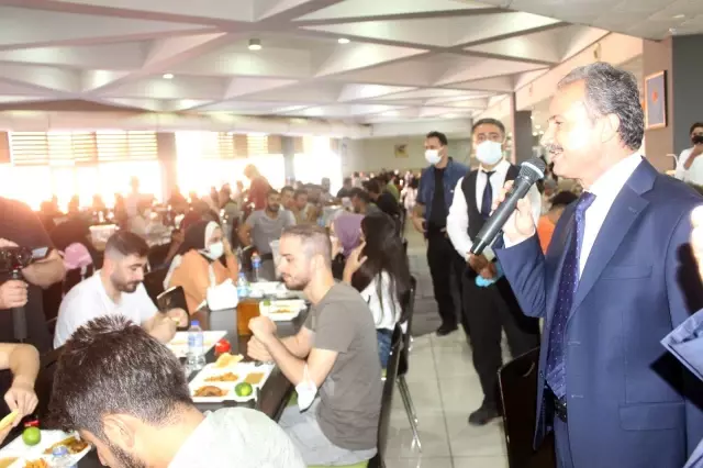 Başkan Kılınç'tan üniversite öğrencilerine hediye