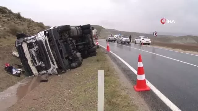 Başkentte tır devrildi: 1 ölü