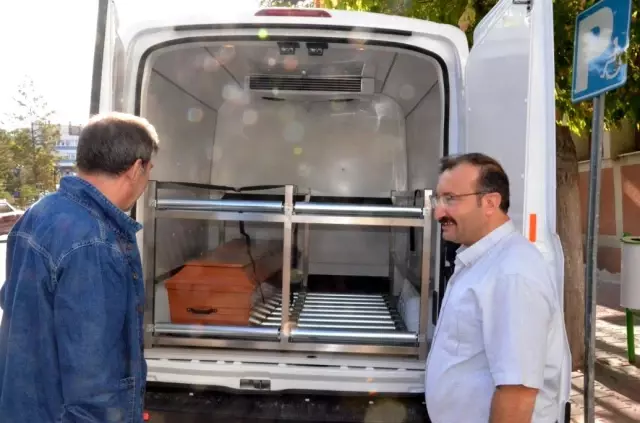Belediyenin temin ettiği cenaze nakil aracı hizmete girdi