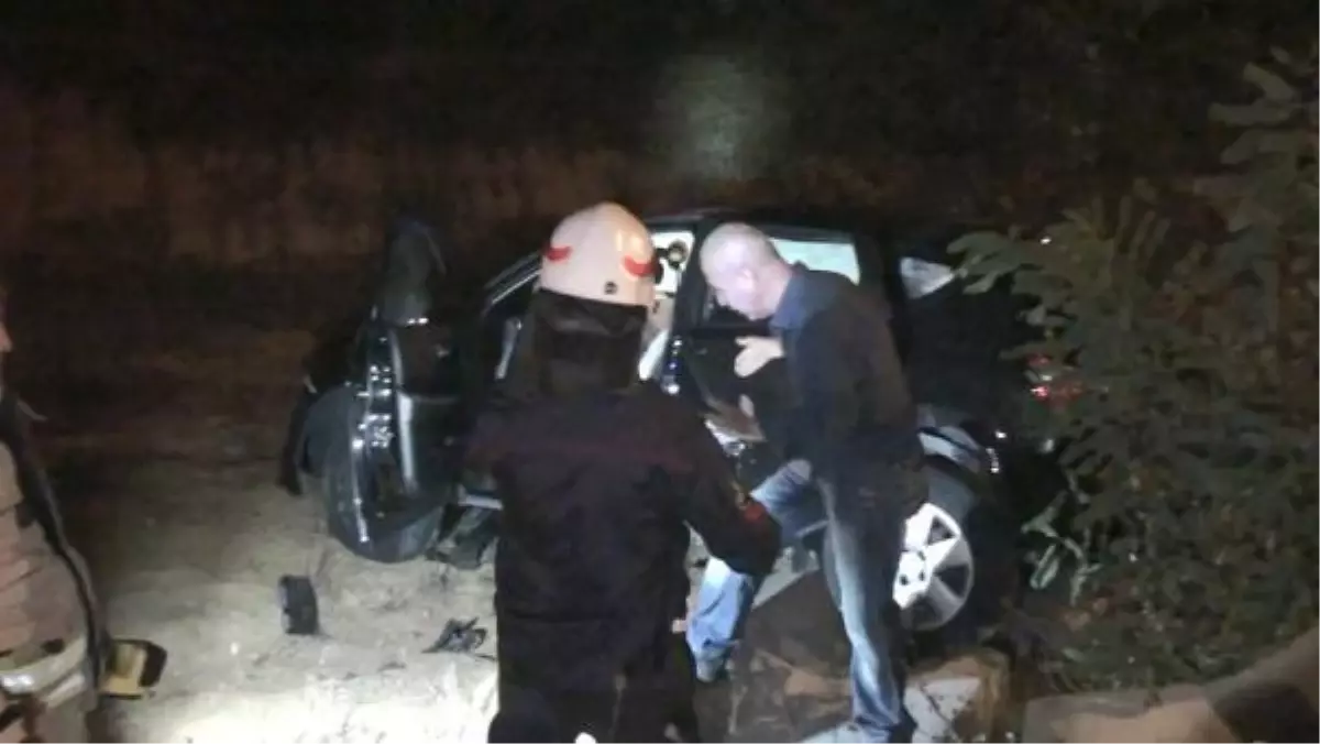 BEYKOZ'DA YARALI DOKTORU KAZA YERİNDE BIRAKIP KAÇTI