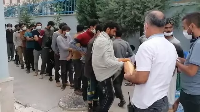 Bir tırda 69 düzensiz göçmen yakalandı