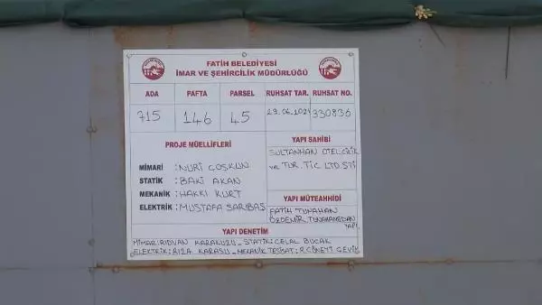 BİZANS SARAY KALINTILARININ BULUNDUĞU ALANDA İŞ MAKİNESİ TARTIŞMASI