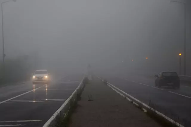 Bolu Dağı'nda sis ve sağanak etkili oluyor