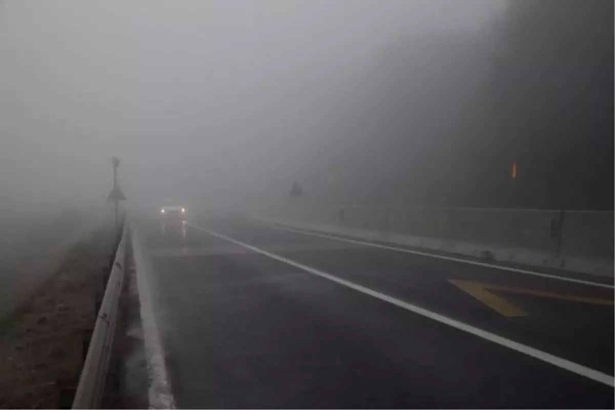 Bolu Dağı'nda sis ve yağmur