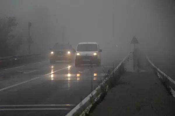 Bolu Dağı'nda sis ve yağmur