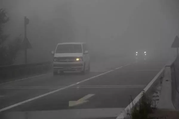 Bolu Dağı'nda sis ve yağmur