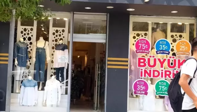 Cansız mankeni çalınan mağaza sahibi konuştu