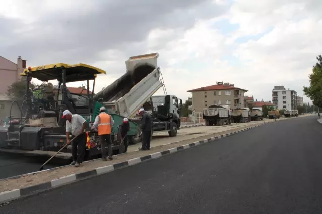 Çay'da asfalt çalışmaları sürüyor