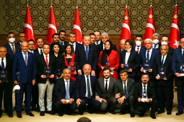 Cumhurbaşkanı Erdoğan, 6. Anadolu Medya Ödülleri töreninde konuştu: (1)
