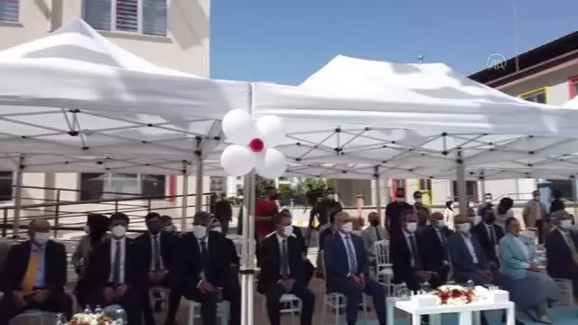 Son dakika haberi | DİYARBAKIR - Bakan Özer: Diyarbakır'da derslik başına düşen ilköğretim öğrenci sayısı 57'den 29'a düştü