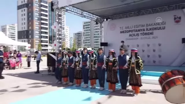 Son dakika haberi | DİYARBAKIR - Bakan Özer: Diyarbakır'da derslik başına düşen ilköğretim öğrenci sayısı 57'den 29'a düştü