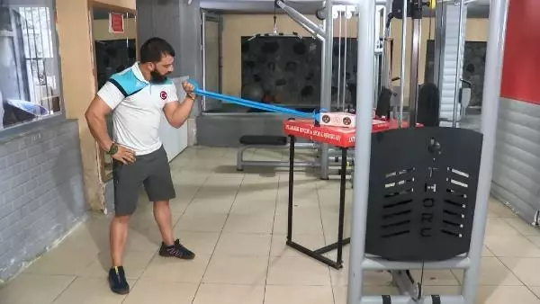 SPOR Diyarbakırlı bilek güreşçisi Mehmet, Litvanya'da Türkiye'yi temsil edecek