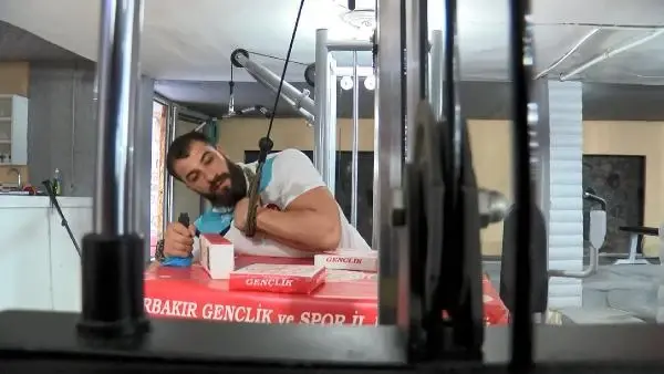 SPOR Diyarbakırlı bilek güreşçisi Mehmet, Litvanya'da Türkiye'yi temsil edecek
