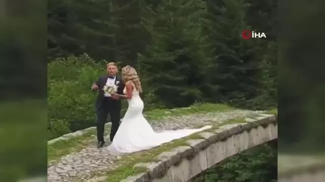Köpeğin kovaladığı gelin ve damadın zor anları