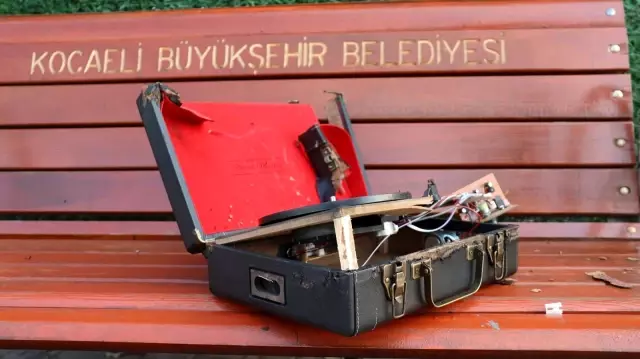 Durakta bırakılan şüpheli çanta ekipleri harekete geçirdi