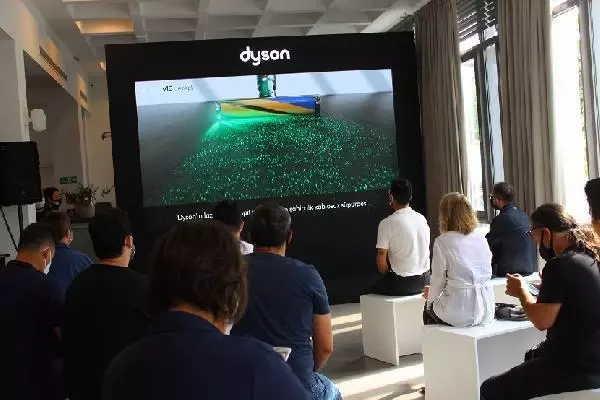 Dyson'ın lazer teknolojisine sahip yeni kablosuz süpürgeleri tanıtıldı