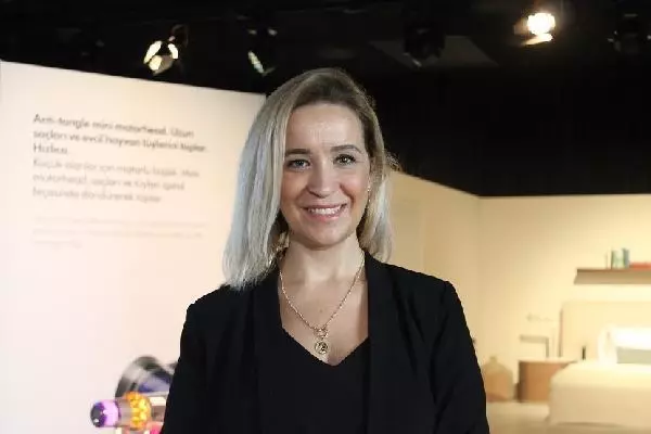 Dyson'ın lazer teknolojisine sahip yeni kablosuz süpürgeleri tanıtıldı