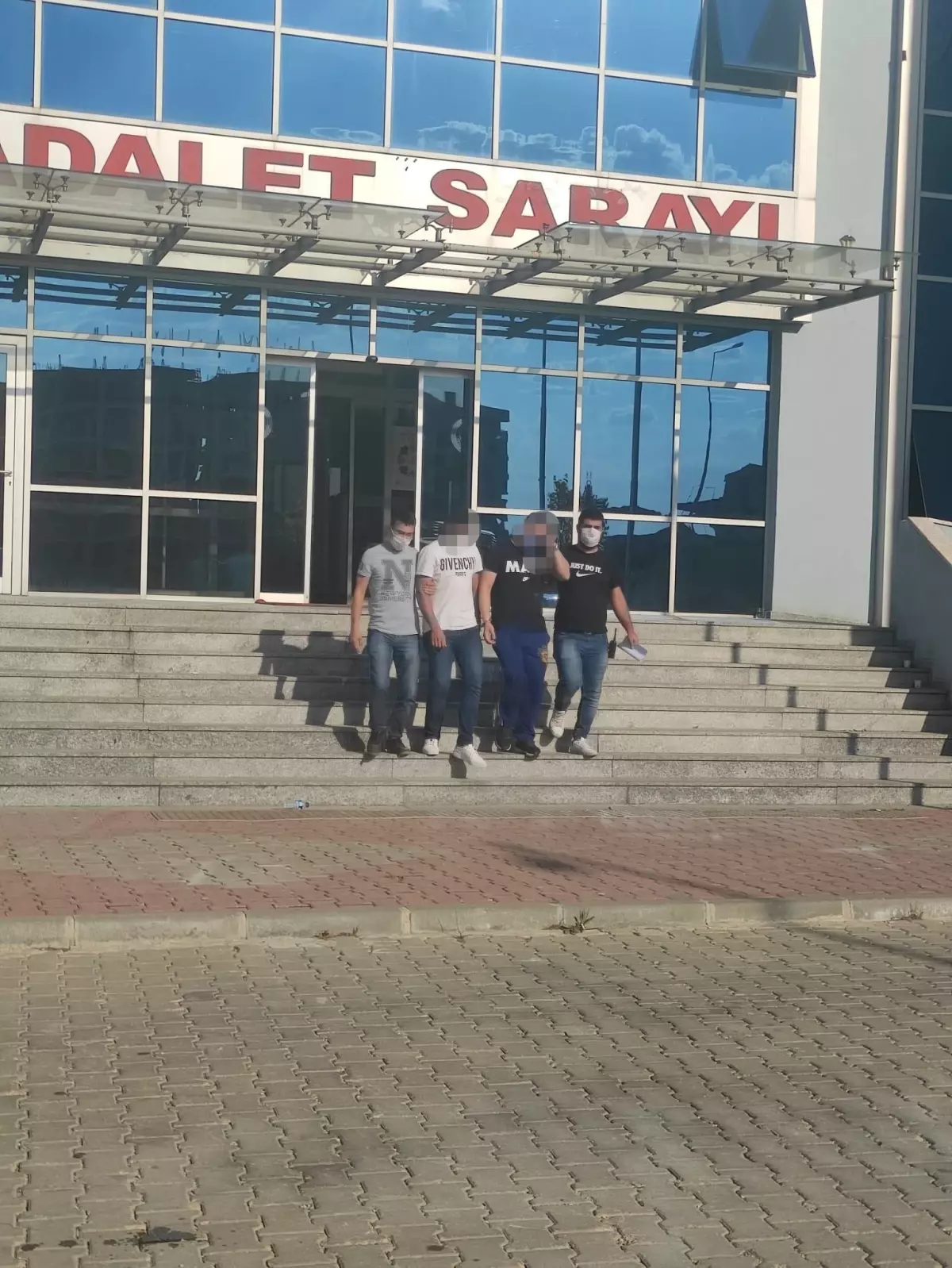 Edirne'de iş yerine yönelik silahlı saldırıya ilişkin 2 kişi tutuklandı