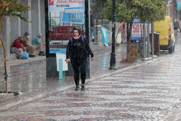 EDİRNE'DE SAĞANAK ETKİLİ OLDU