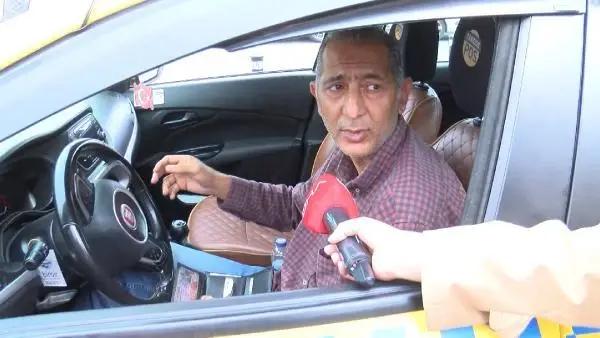Son dakika gündem: EMİNÖNÜ'NDE SİVİL POLİSLER YOLCU GİBİ TAKSİLERE BİNDİ; KURALLARA UYMAYANLARA CEZA KESİLDİ