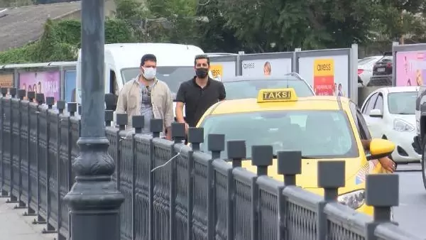 Son dakika gündem: EMİNÖNÜ'NDE SİVİL POLİSLER YOLCU GİBİ TAKSİLERE BİNDİ; KURALLARA UYMAYANLARA CEZA KESİLDİ