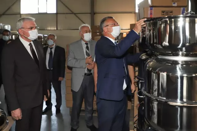 Erzincan Binali Yıldırım Üniversitesi Rektörü Prof. Dr. Levent'ten üretim tesislerine ziyaret