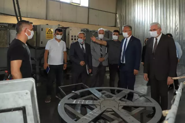 Erzincan Binali Yıldırım Üniversitesi Rektörü Prof. Dr. Levent'ten üretim tesislerine ziyaret