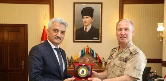 Son dakika haber... Erzincan Jandarma Bölge Komutanı Tuğgeneral Mehmet Çimen'den Vali Mehmet Makas'a ziyaret