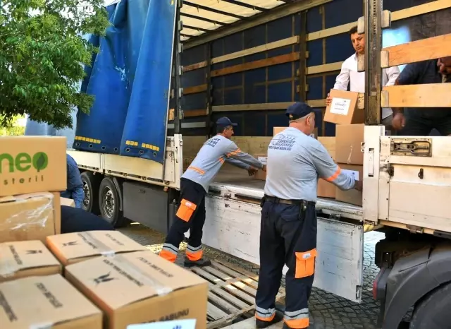 Esenyurt Belediyesi'nden, selden etkilenen vatandaşlara yardım