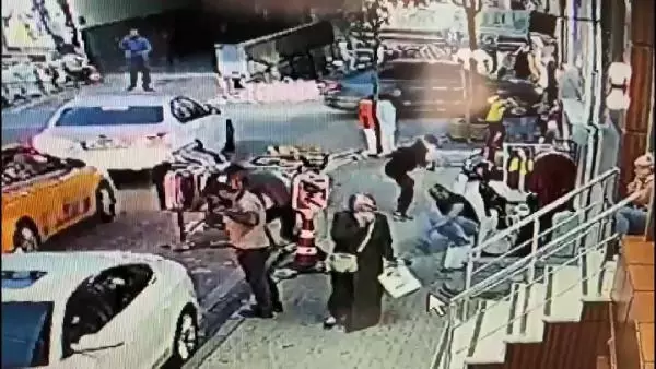 Son dakika haber: Esenyurt'ta, motosikletle takip ettikleri emlakçıyı silahla vurdular