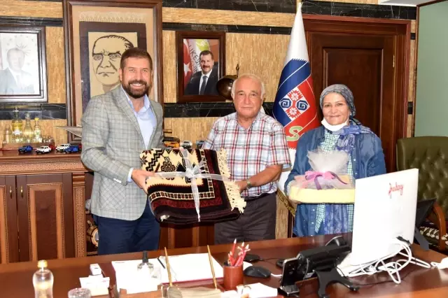 Meclis eski Başkanı Cemil Çiçek Sındırgı'yı ziyaret etti