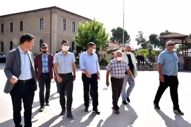 Meclis eski Başkanı Cemil Çiçek Sındırgı'yı ziyaret etti