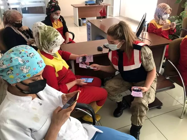 Fabrikada çalışan kadınlara KADES tanıtıldı