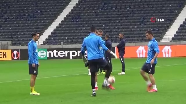 Fenerbahçe, E. Frankfurt maçı hazırlıklarını tamamladı