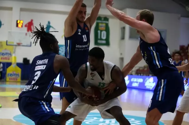 Frutti Extra Cup: Frutti Extra Bursaspor: 89 - ALBA Berlin: 75