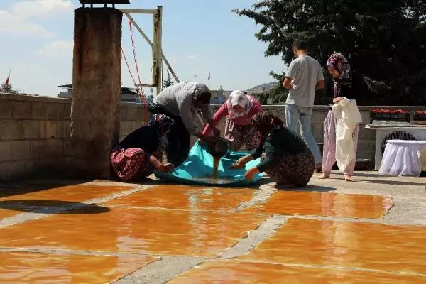 GAZİANTEP'TE PEKMEZ VE PESTİL TELAŞI BAŞLADI