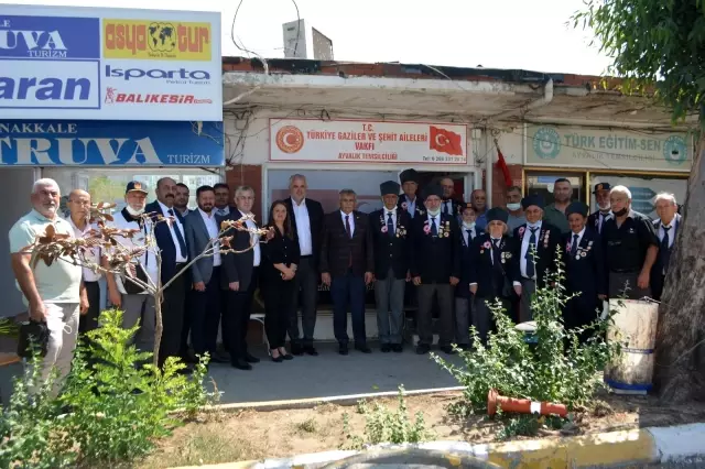 Gazilere Cumhurbaşkanı Erdoğan'ın portresini hediye etti
