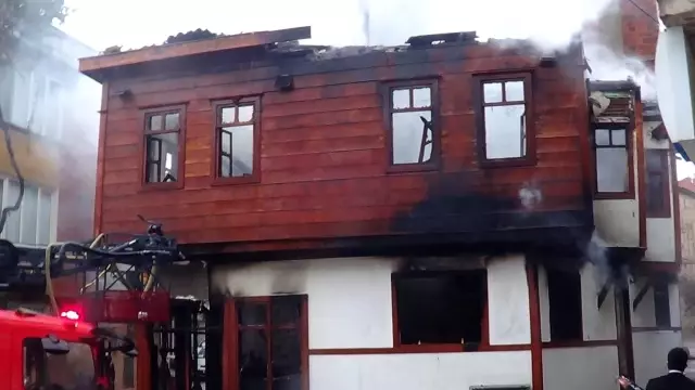 Gün ağardığında yanan konağın harabeye dönen hali ortaya çıktı