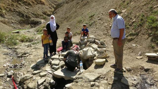 Halk arasında şifalı olarak bilinen mikroplu su için Muş'a akın ediyorlar