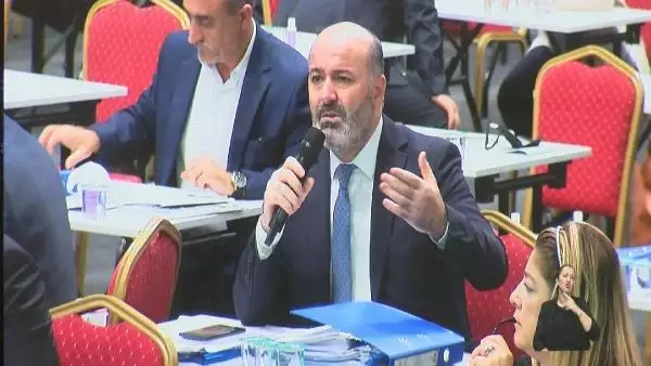 İBB MECLİSİ'NDE, TAKSİ YÖNETİM MERKEZİ'NİN İSPARK'A DEVREDİLMESİ TEKLİFİ KABUL EDİLDİ