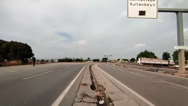 İBB'nin Samandıra'daki kavşak çalışması nedeniyle yolu trafiğe kapatmasına vatandaşlar tepki gösterdi